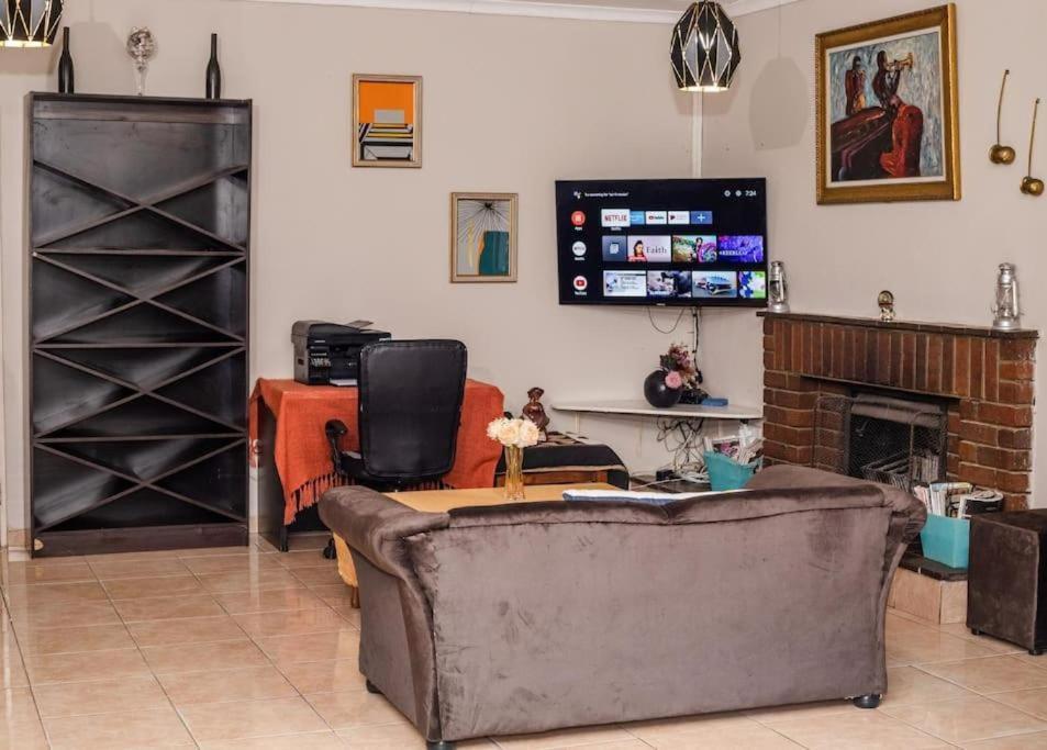 Birdville Bnb Guest House Gaborone Zewnętrze zdjęcie